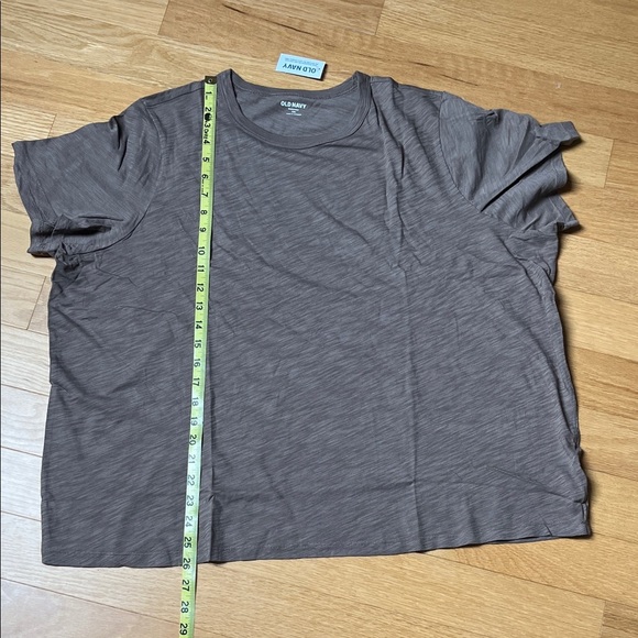 Set of 2 | NWT | Old Navy Women's 100% Cotton Short  Sleeve Ts in Tan and Purple - Picture 5 of 10